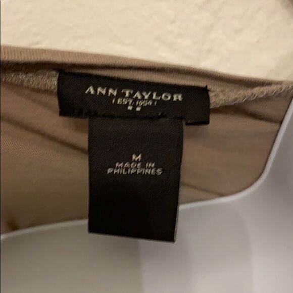 Ann Taylor sleeveless top - Picture 4 of 4